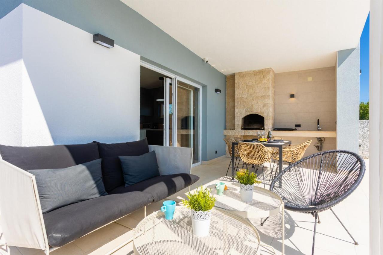 Villa Ovis Peresiji Екстериор снимка