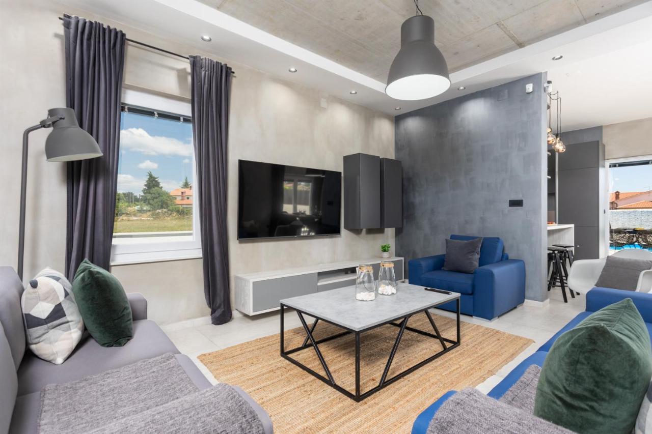 Villa Ovis Peresiji Екстериор снимка
