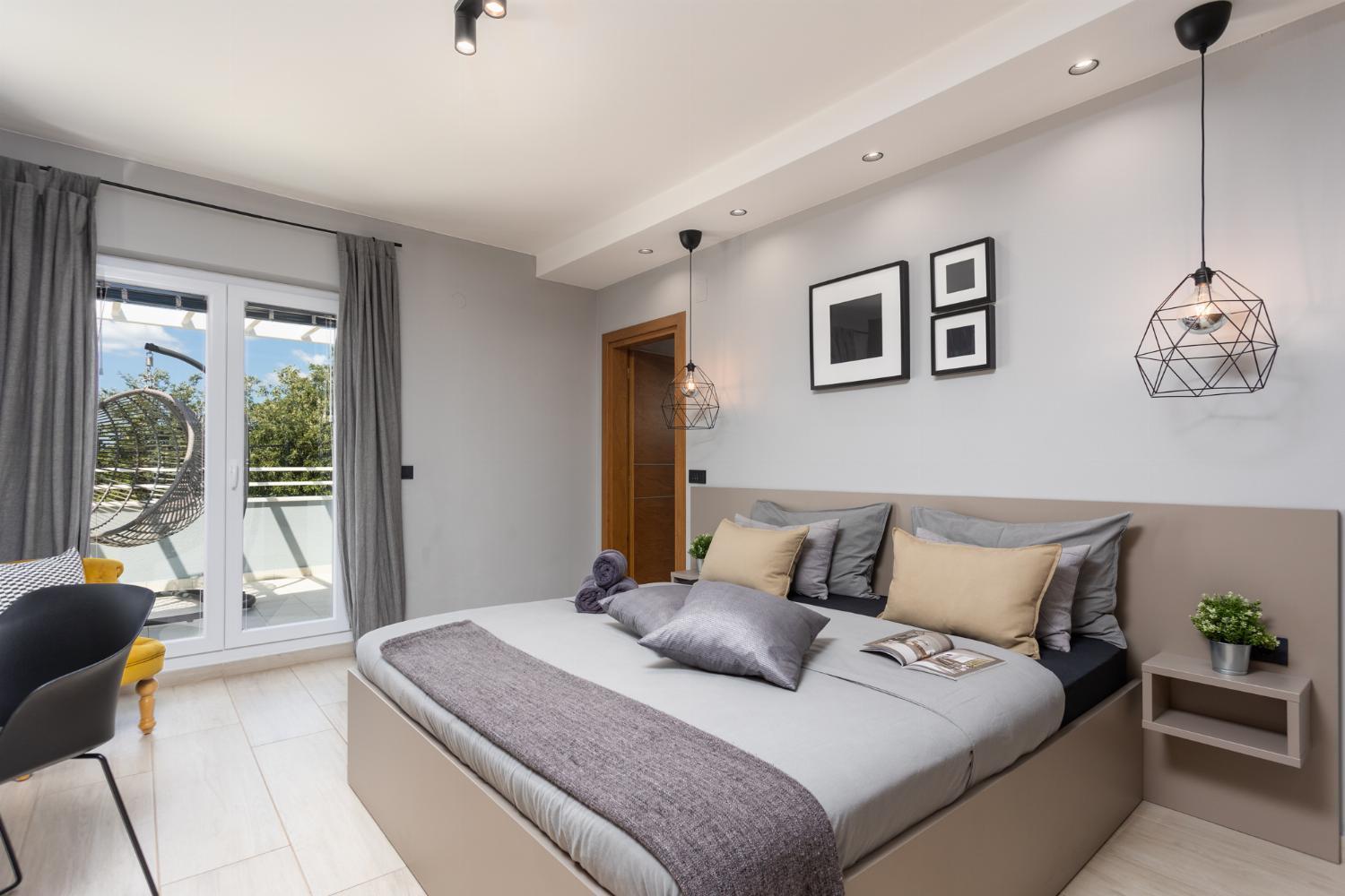 Villa Ovis Peresiji Екстериор снимка